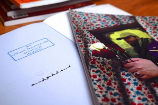 توزیع ۲۶۰۰جلد کتاب در اماکن عمومی/ برخی از مسئولان؛ کتابخوانی را جزء امور فرهنگی نمیدانند