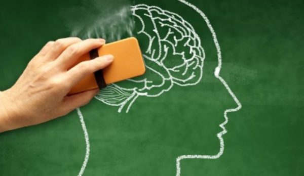 10 علامت هشداردهنده آلزایمر ۱۰ علامت هشداردهنده آلزایمر