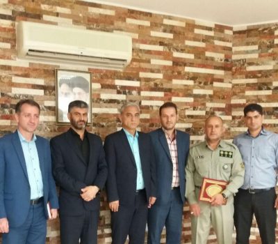 فرماندار صومعه سرا از محیط بان نمونه کشور تجلیل کرد فرماندار صومعه سرا از محیط بان نمونه کشور تجلیل کرد