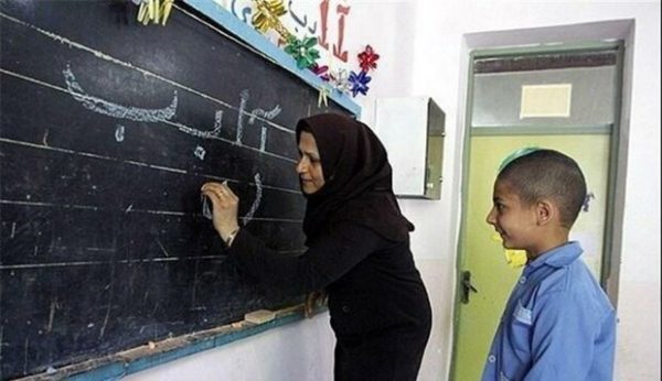 وعده وعیدهایی برای عبور از گذر پر پیچ و خم منزلت و معیشت معلمان وعده وعیدهایی برای عبور از گذر پر پیچ و خم منزلت و معیشت معلمان