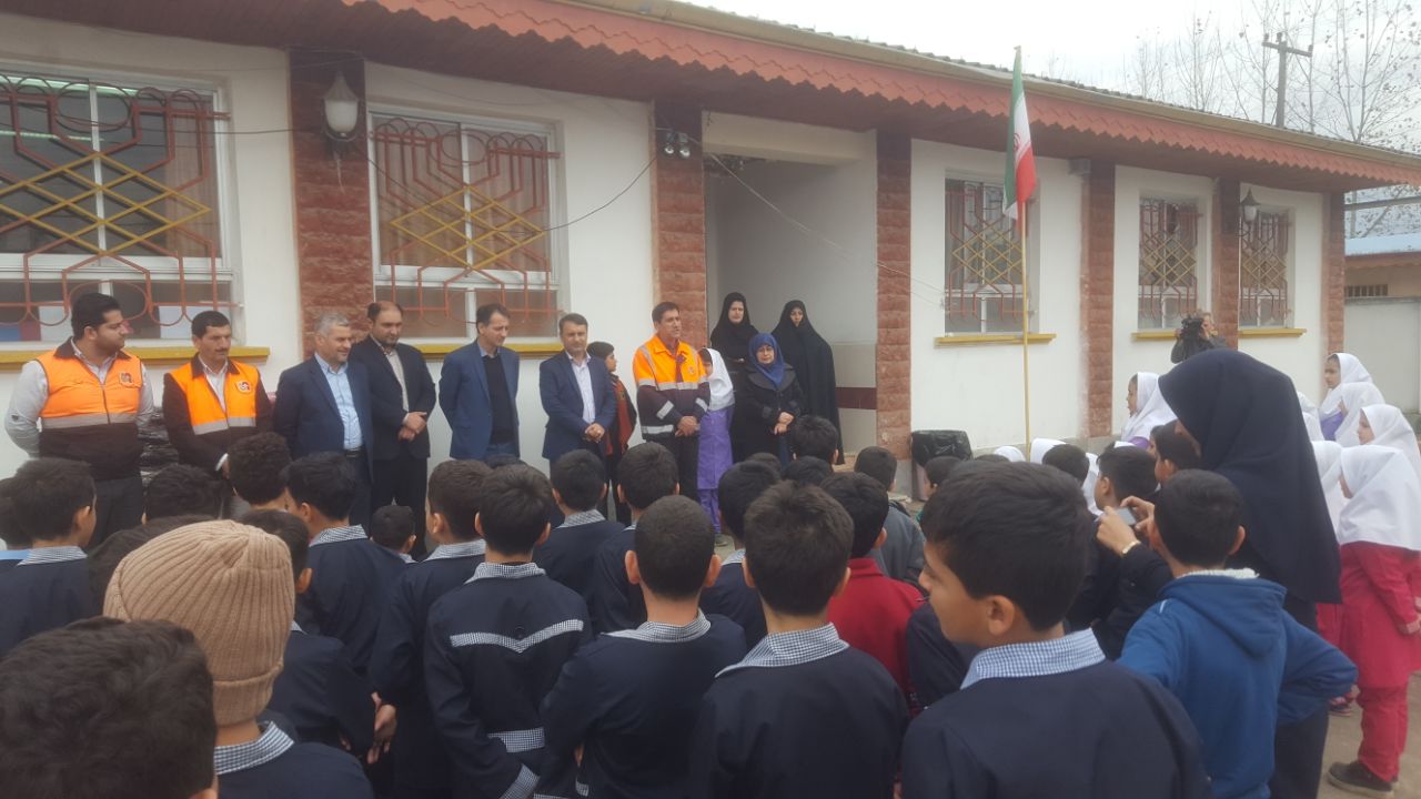 اجرای طرح ایمن سازی مدارس حاشیه راه‌ها در صومعه سرا