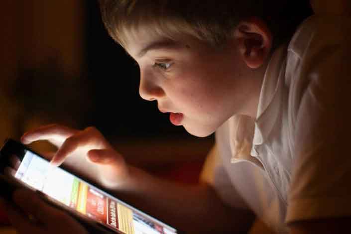مقصر اصلی وابستگی کودکان به موبایل