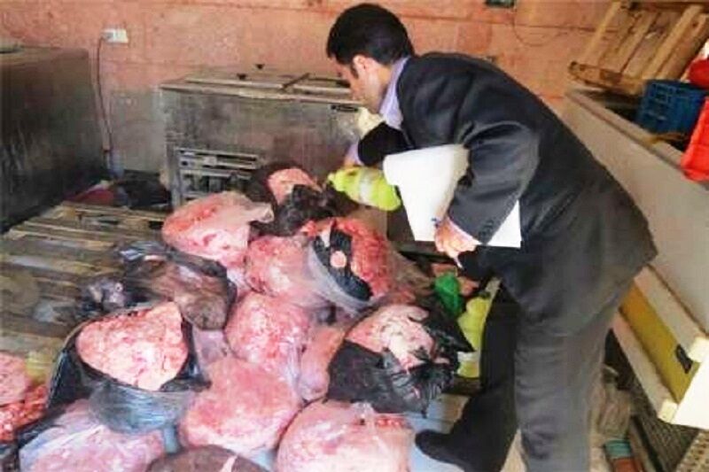 900 کیلوگرم گوشت غیربهداشتی در صومعه سرا کشف و ضبط شد